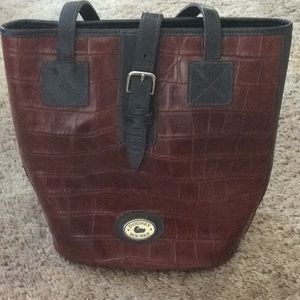 Dooney and Bourke shoulder handbag